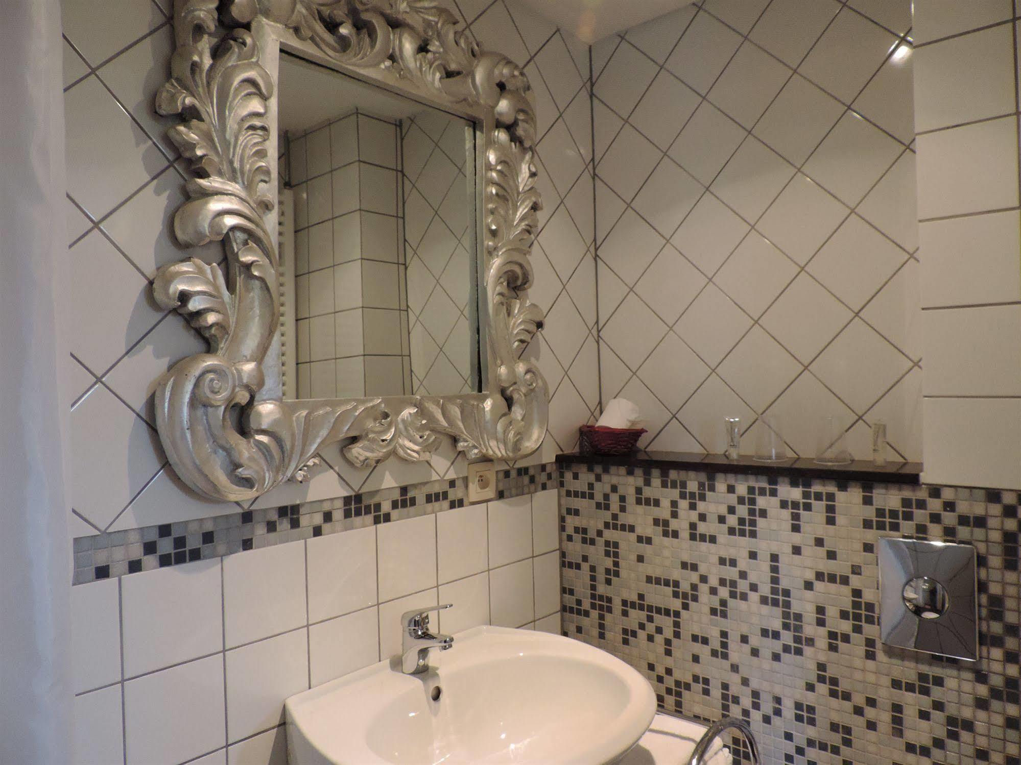 Hotel Berneau Bagian luar foto
